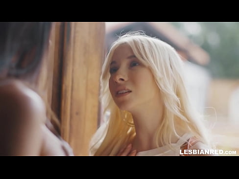 ❤️ Աղջիկը տուն է գալիս մի քանի ամիս անց և վերջում ուտում է խորթ մայրիկի փիսիկը ❤❌ Պոռնո մեզ մոտ